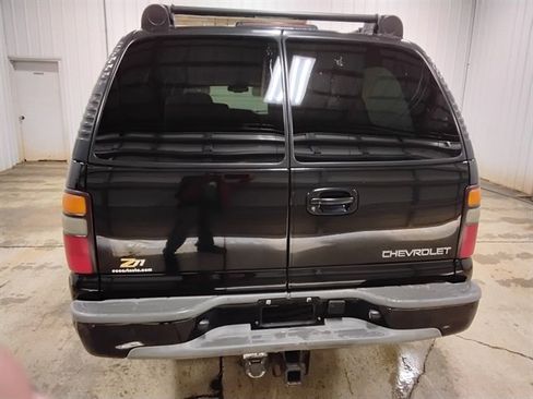 Used 2004 Chevrolet Suburban Z71 w/ Preferred Equipment Group AWD/4WD image 8
