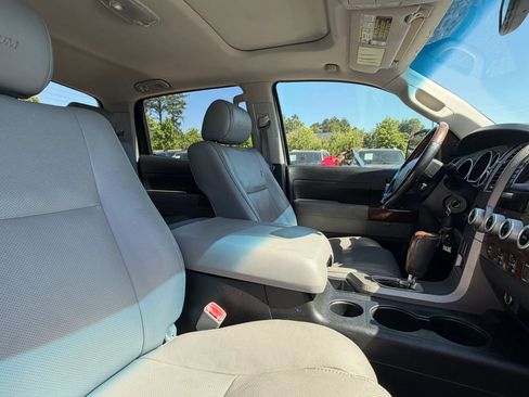 Used 2010 Toyota Tundra Limited RWD image 22