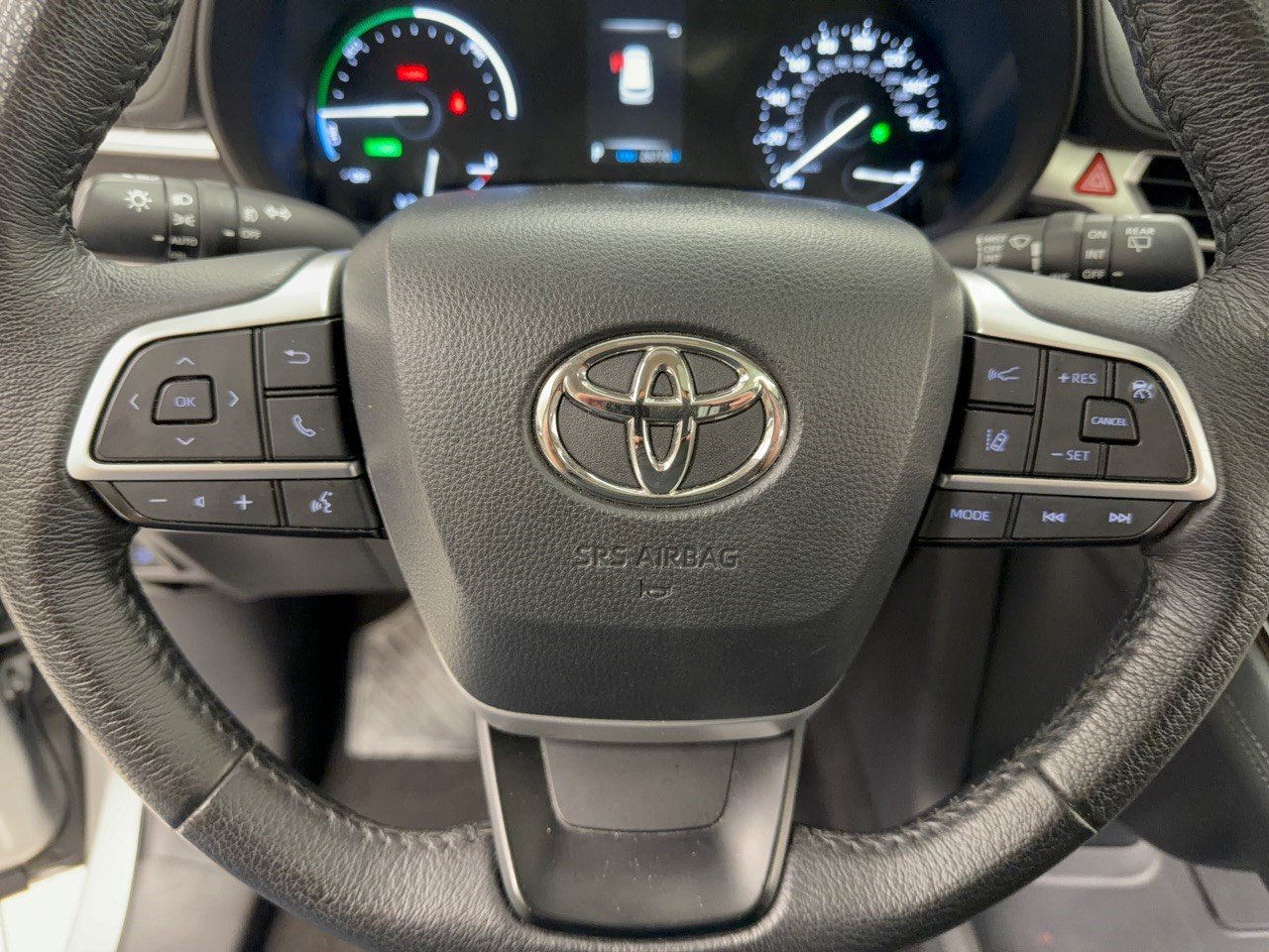 Used 2023 Toyota Sienna XLE w/ XLE Plus Package AWD/4WD image 10