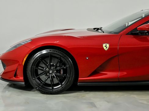Used 2021 Ferrari 812 GTS image 7