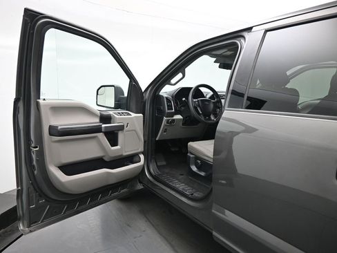 Used 2017 Ford F150 XLT RWD image 8