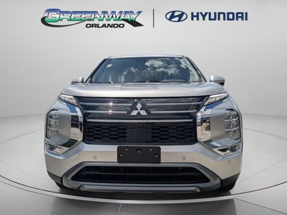 Used 2025 Mitsubishi Outlander SE