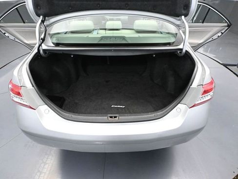 Used 2011 Toyota Camry LE image 33