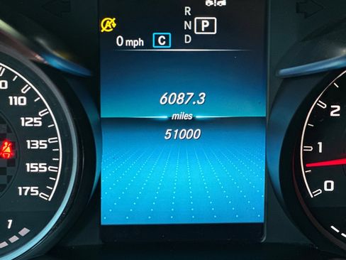 Used 2023 Mercedes-Benz GLC 300 4MATIC Coupe image 37