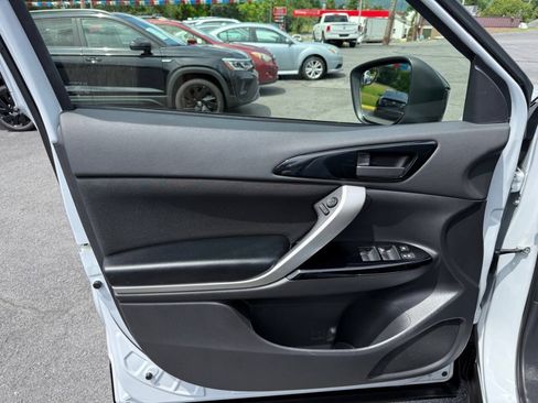 Used 2023 Mitsubishi Eclipse Cross LE AWD/4WD image 7