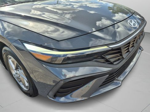 Used 2025 Hyundai Elantra SE w/ Cargo Package FWD image 30