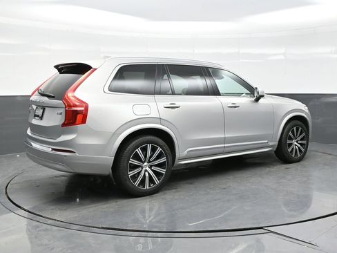 Used 2025 Volvo XC90 B5 Core AWD/4WD image 7