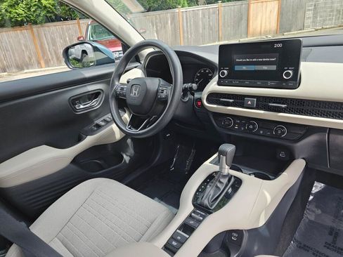 Used 2024 Honda HR-V LX image 10