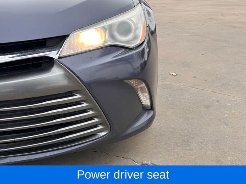 Used 2016 Toyota Camry LE image 3