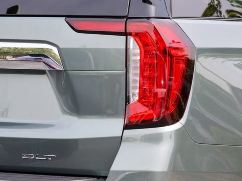 Used 2024 GMC Yukon SLT w/ SLT Luxury Package AWD/4WD image 23