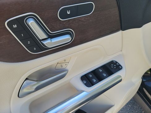 Used 2022 Mercedes-Benz GLA 250 4MATIC image 18