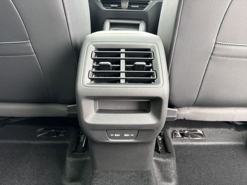 New 2026 Volkswagen Tiguan SE R-Line FWD image 23