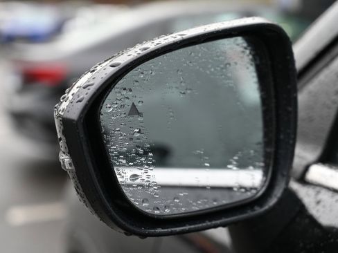 Used 2024 Mitsubishi Outlander SE Black Edition image 12