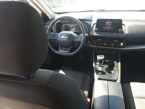 Certified 2025 Nissan Rogue SV FWD image 21