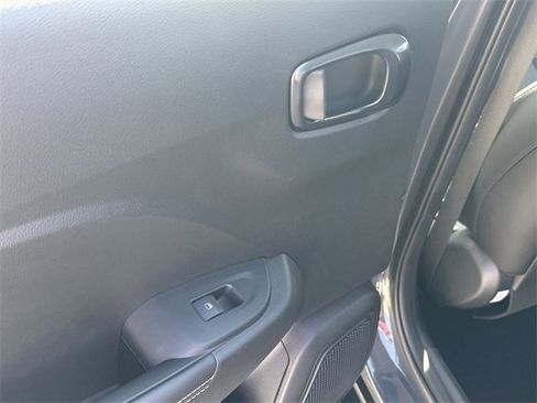 Certified 2024 Hyundai Venue Limited image 15