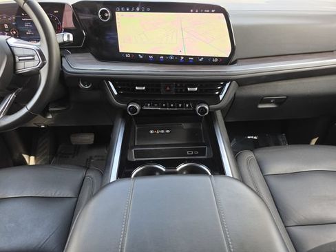 Used 2025 Chevrolet Tahoe LT AWD/4WD image 18