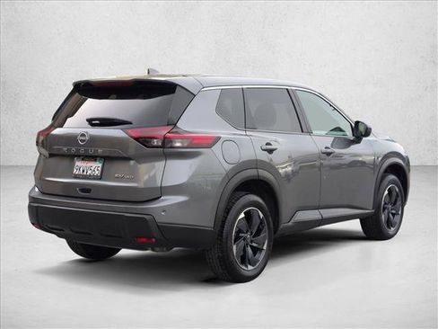 Used 2024 Nissan Rogue SV image 5