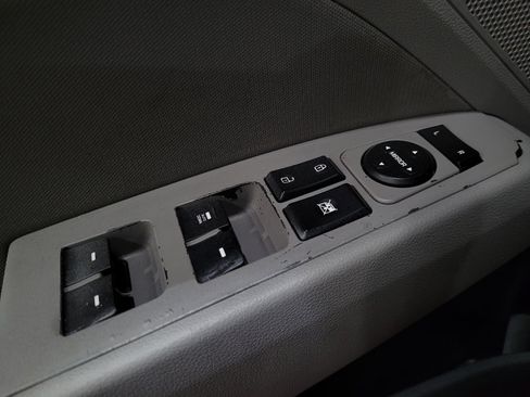 Used 2020 Hyundai Elantra SEL FWD image 27