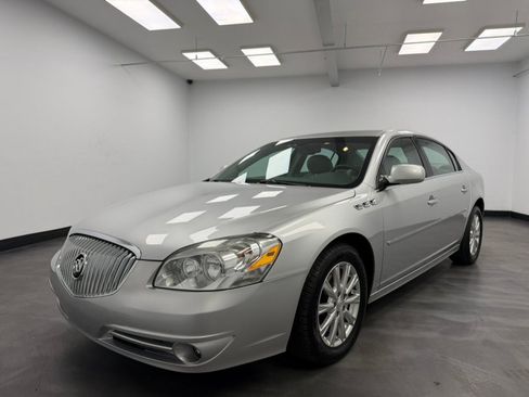 Used 2011 Buick Lucerne CXL w/ Driver Confidence Package FWD image 2