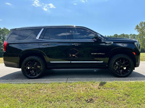 Used 2022 GMC Yukon Denali RWD image 4