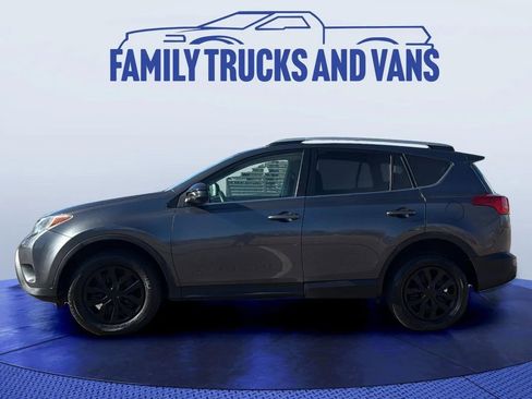 Used 2013 Toyota RAV4 LE image 2