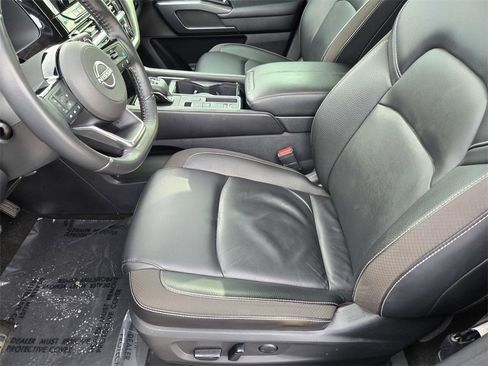 Used 2023 Nissan Pathfinder SL image 25