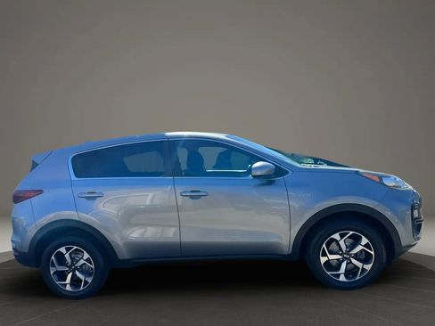 Used 2020 Kia Sportage LX AWD/4WD image 4