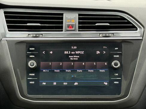 Used 2018 Volkswagen Tiguan SE FWD image 9