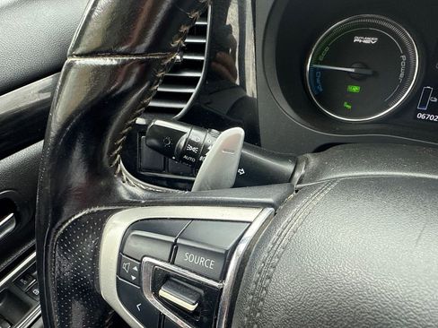Used 2018 Mitsubishi Outlander GT AWD/4WD image 73