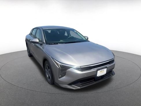 Used 2025 Kia K4 LXS FWD image 3