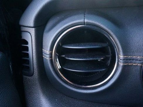 Used 2021 Jeep Gladiator Overland image 28