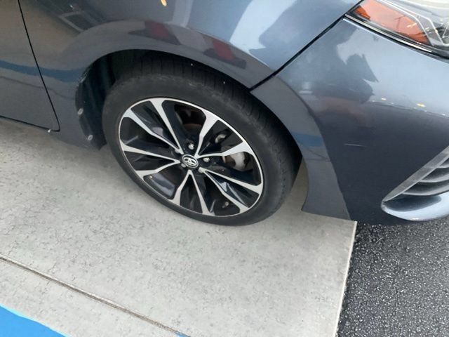 Used 2019 Toyota Corolla SE FWD image 3