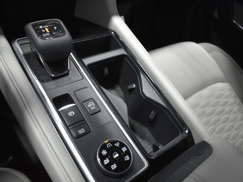 Certified 2023 Nissan Pathfinder SV AWD/4WD image 17