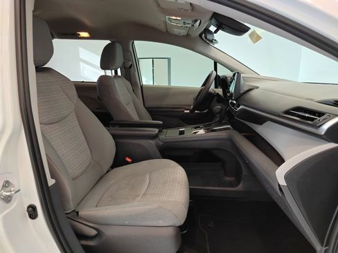 Used 2021 Toyota Sienna LE image 20