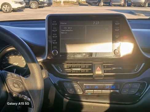 Used 2020 Toyota C-HR LE image 25