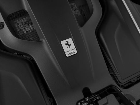 Used 2018 Ferrari GTC4Lusso image 15