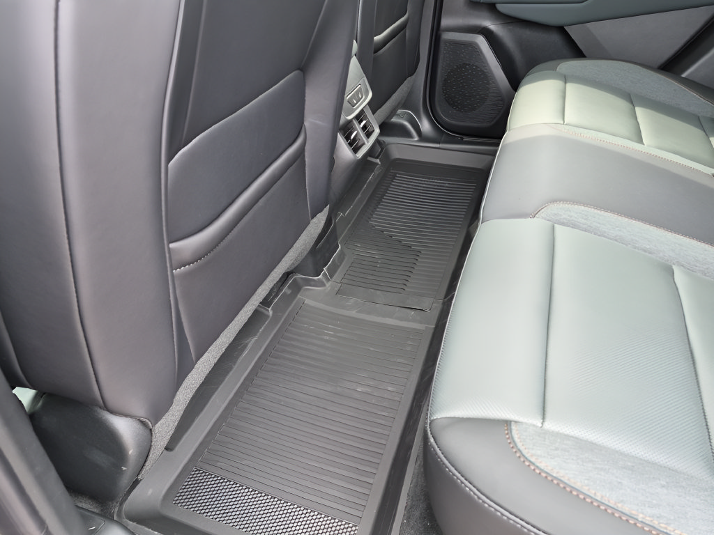 New 2027 GMC Terrain AT4 w/ Convenience Package III AWD/4WD image 33
