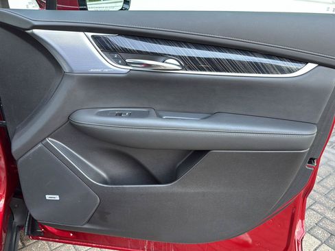 Used 2024 Cadillac XT6 Premium Luxury w/ LPO, Floor Liner Package AWD/4WD image 28