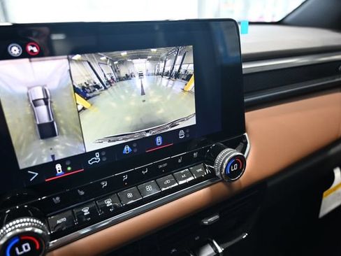 New 2026 GMC Canyon AT4 w/ Technology Plus Package AWD/4WD image 18