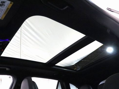 Used 2025 Mercedes-Benz GLC 350e 4MATIC w/ AMG Line image 10