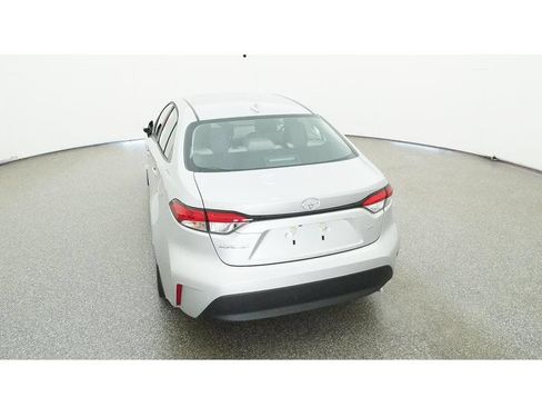 Used 2025 Toyota Corolla LE FWD image 7