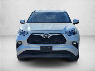 Used 2023 Toyota Highlander XLE video 2