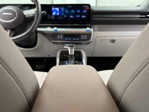 Used 2025 Hyundai Kona SEL FWD image 35