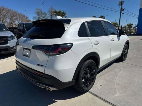 Used 2023 Honda HR-V Sport image 7