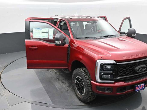 New 2025 Ford F250 XLT w/ Black Appearance Package image 39