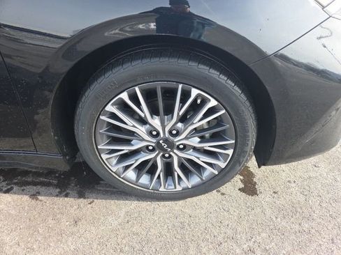 Used 2023 Kia Forte GT-Line w/ GT-Line Premium Package image 4