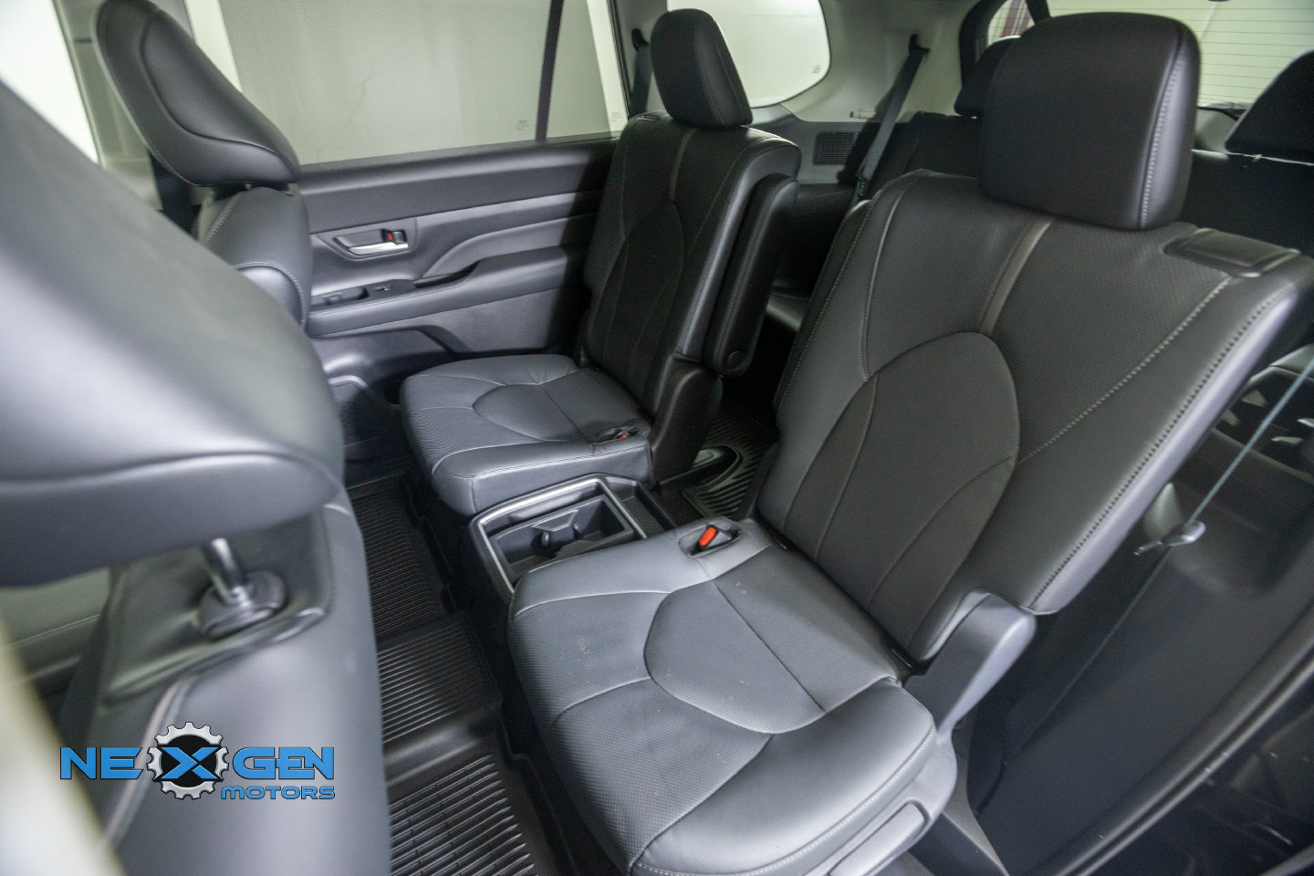 Used 2026 Toyota Grand Highlander AWD image 35