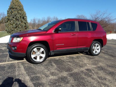 Used 2012 Jeep Compass Latitude w/ Sun/Sound Group image 9