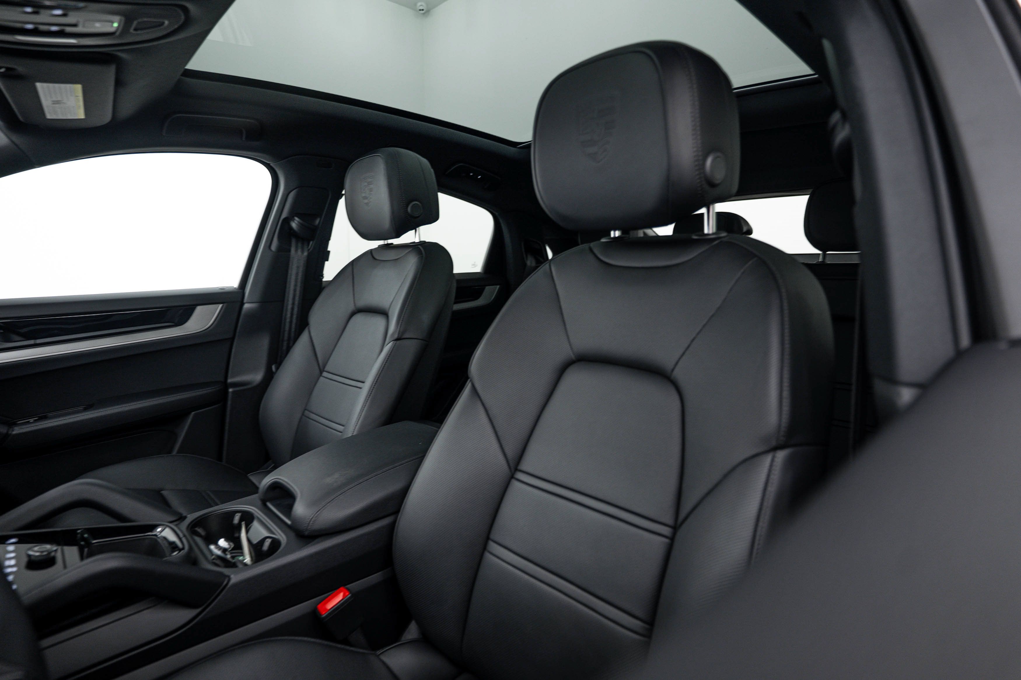 Certified 2026 Porsche Cayenne Coupe AWD/4WD image 20