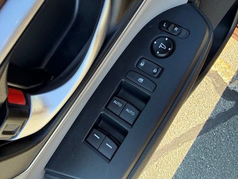 Used 2017 Honda CR-V EX-L image 18